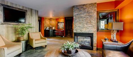 Condo, Multiple Beds (Westwind 302 2BD 2BA Plat. Condo) | Living room | TV