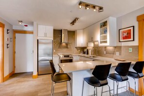 Apartment, Mehrere Betten (Westwind 302 2BD 2BA Plat. Condo) | Eigene Küche