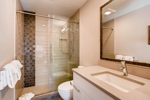 Condo, Multiple Beds (Westwind 302 2BD 2BA Plat. Condo) | Bathroom - Westwind 302 2BD 2BA Plat. Condo (Vail)