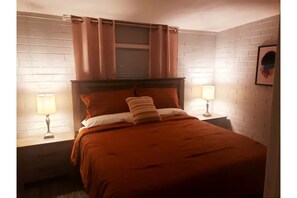 1 bedroom, desk, iron/ironing board, free WiFi - Modern Midtown apt in quiet and vibrant community! (Phoenix)