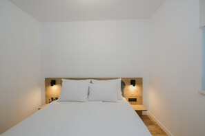 3 chambres, coffres-forts dans les chambres, bureau