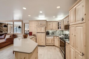 コンドミニアム キングベッド 1 台ソファーベッド付き (Westwind 307 2BD 2BA Platinum Condo i) | 専用キッチン