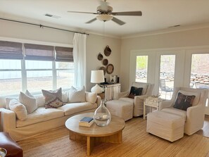 Smart TV, ping pong, books, music library