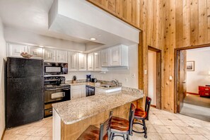 Condo, 1 King Bed with Sofa bed (Westwind 403 1BD 2BA Gold Condo) | Private kitchen - Westwind 403 1BD 2BA Gold Condo (Vail)