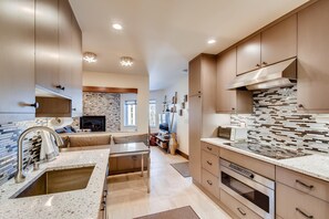 Private kitchen - Westwind 303 1BD 1BA Plat. Condo (Vail)