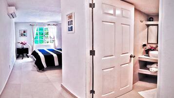 4 bedrooms, bed sheets, wheelchair access