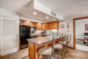 Condo, Multiple Beds (Westwind 405 4BD 3BA Gold Condo in Li) | Private kitchen - Westwind 405 4BD 3BA Gold Condo in Lionshead Village (Vail)