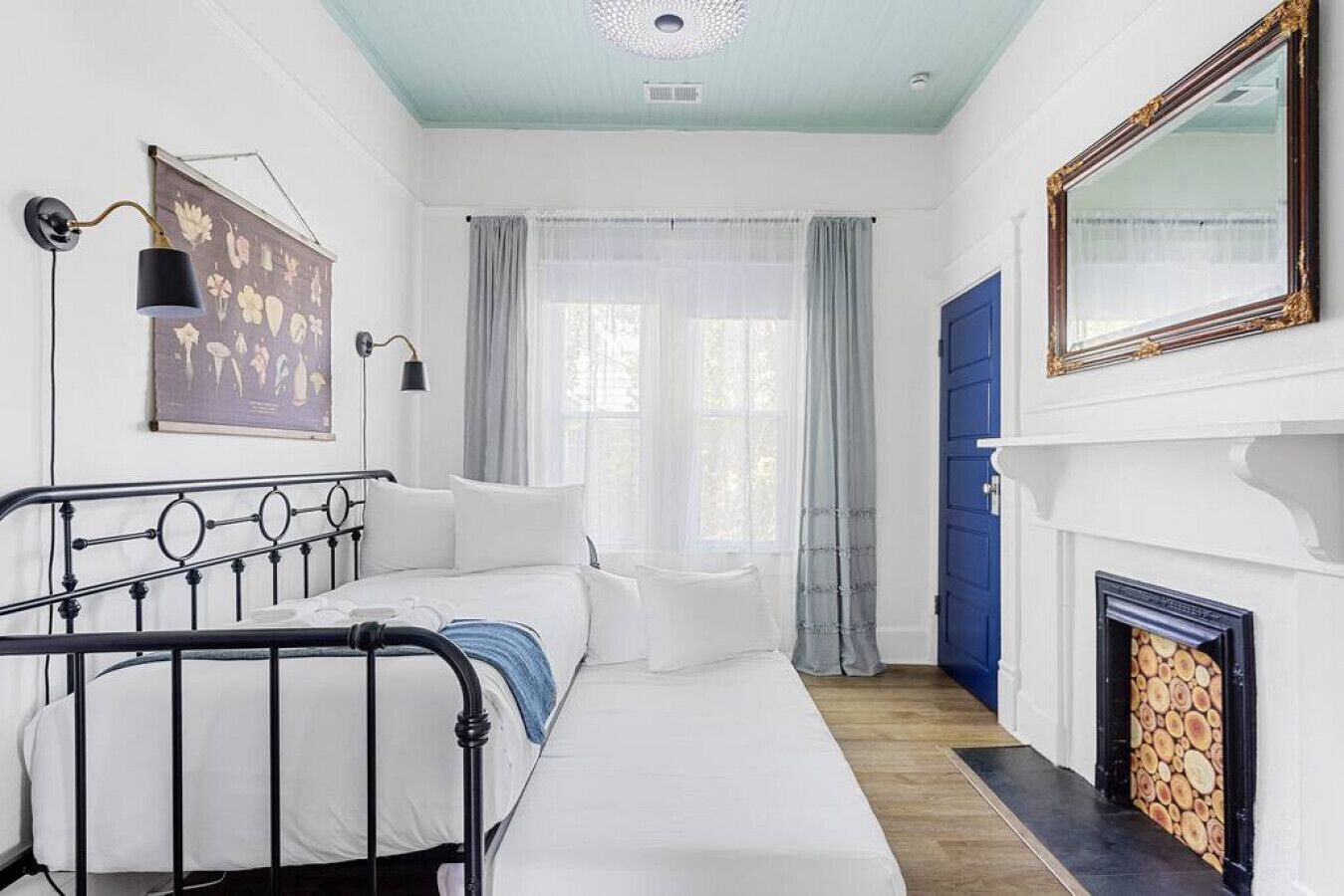 3 bedrooms, memory-foam beds, desk, iron/ironing board