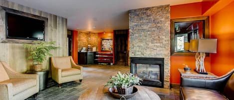 Condo, Multiple Beds (Westwind 101 2BD, 2BA Diamond Condo) | Living room | TV