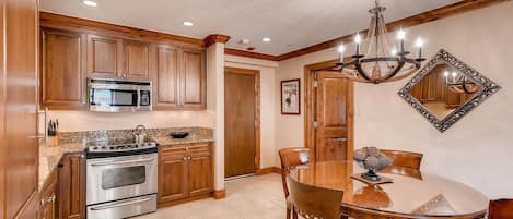 Condo, 1 King Bed with Sofa bed (Westwind 201 2BD 2BA Plat. Condo) | Private kitchen