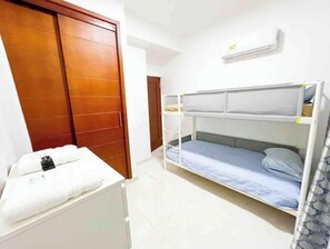 2 camere, culla da viaggio, Wi-Fi gratuito, lenzuola
