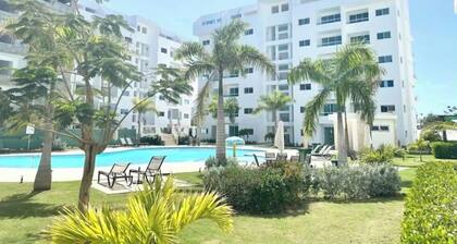 102A First Floor 2br with pool and close to the beach
