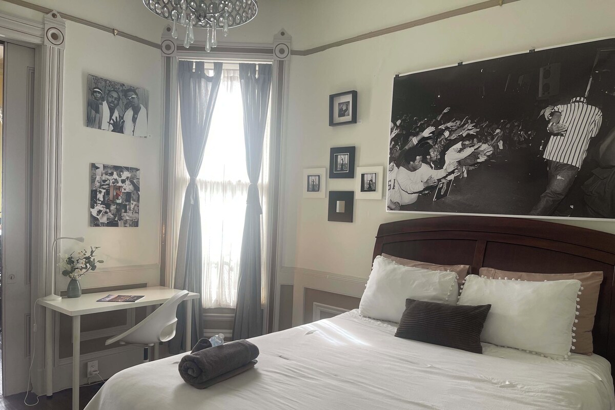 Gallery Room