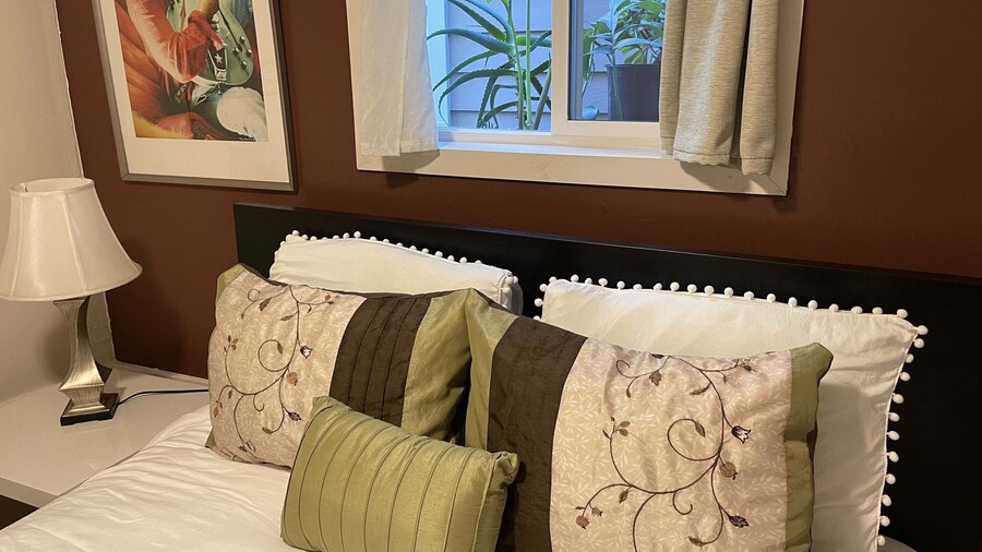 B-Love's Guest House