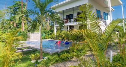 Oso Perezoso Pool Villa