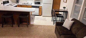 Main Street Suite- Cozy Small Town Apartment