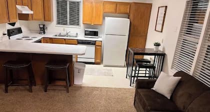 Main Street Suite- Cozy Small Town Apartment