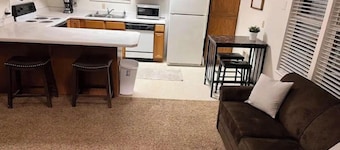 Main Street Suite- Cozy Small Town Apartment