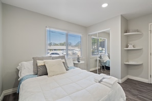 Room - Entire Apartment in Port Hueneme 3 Mins from Beach (Port Hueneme)