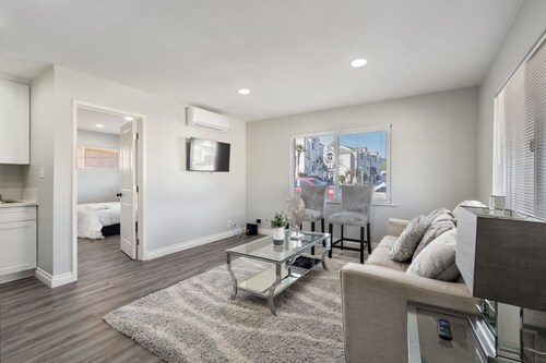 Entire Apartment in Port Hueneme 3 Mins from Beach