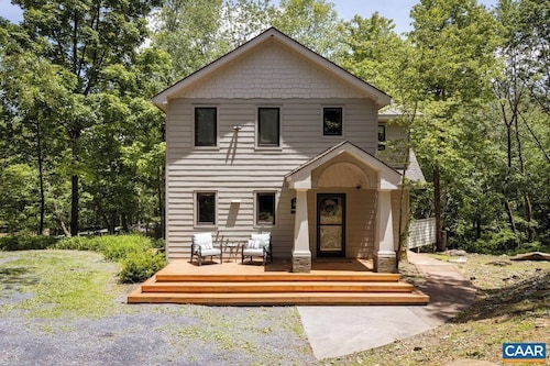 The Snow House New Hot Tub Pet Friendly Creek PacMan