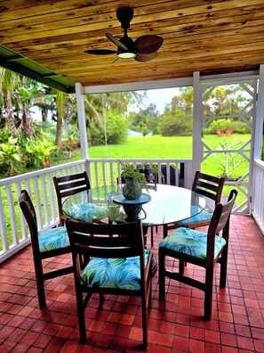 Outdoor dining -  Experience Aloha *Hawaiian Style Hale* (Pahoa)