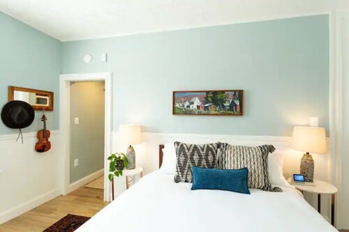 Paw Paw Suite ~ 1 of 5 Unique Stays at Basswood