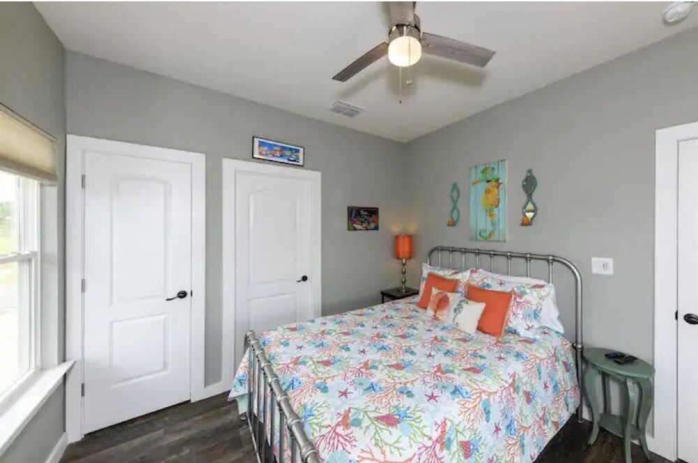 Grace's Cottage w/ pier & Beautiful pool Rockport Vrbo