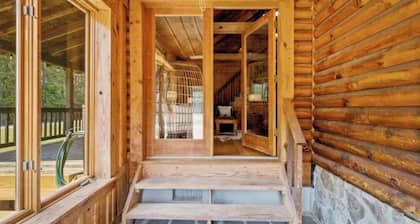 Cozy Cabin @James River; Live/Work/Play Experience