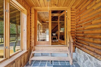 Cozy Cabin @James River; Live/Work/Play Experience