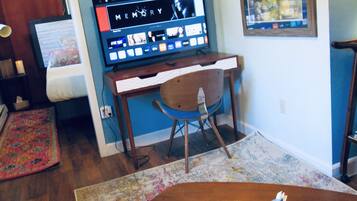 1 chambre, bureau, fer et planche à repasser, Wi-Fi gratuit