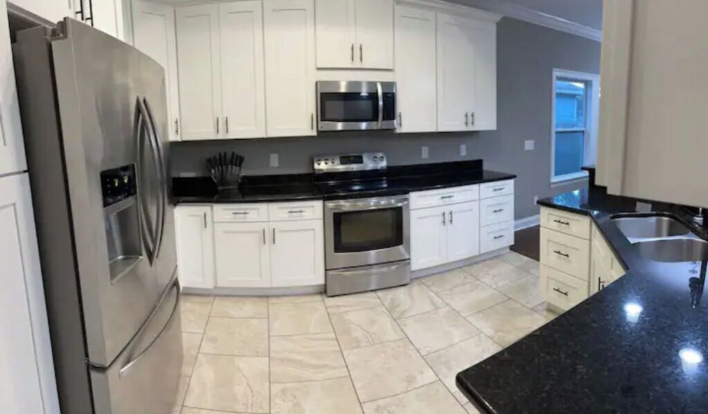 雪櫃、微波爐、焗爐、爐具