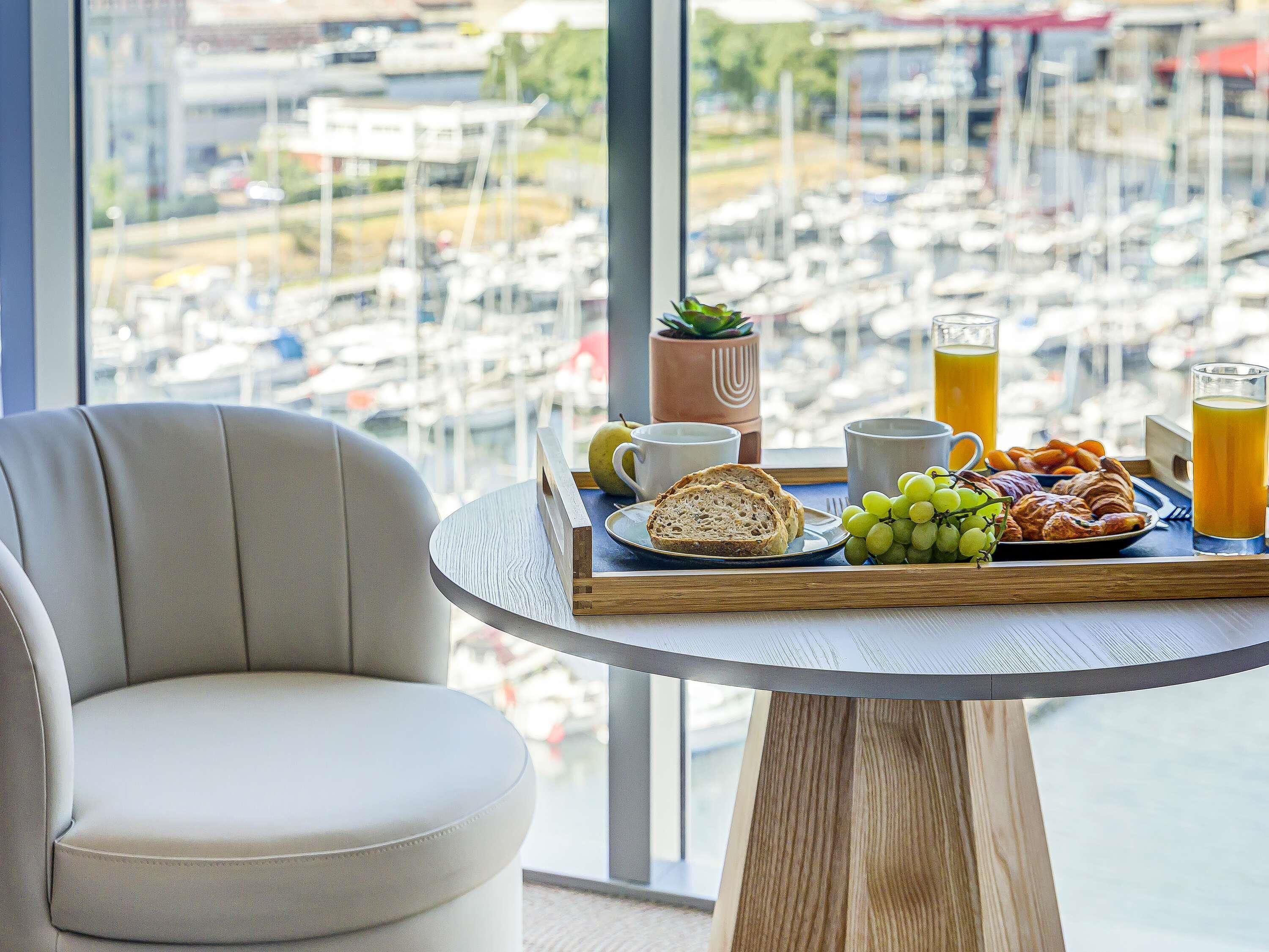 Petit déjeuner buffet servi tous les jours en supplément