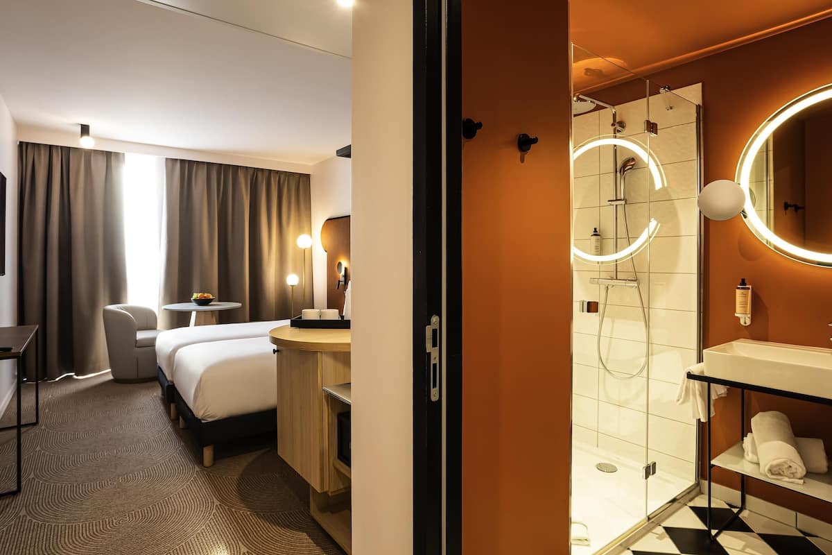 Classic Room, 2 Twin Beds | In-room safe, laptop workspace, blackout drapes, soundproofing