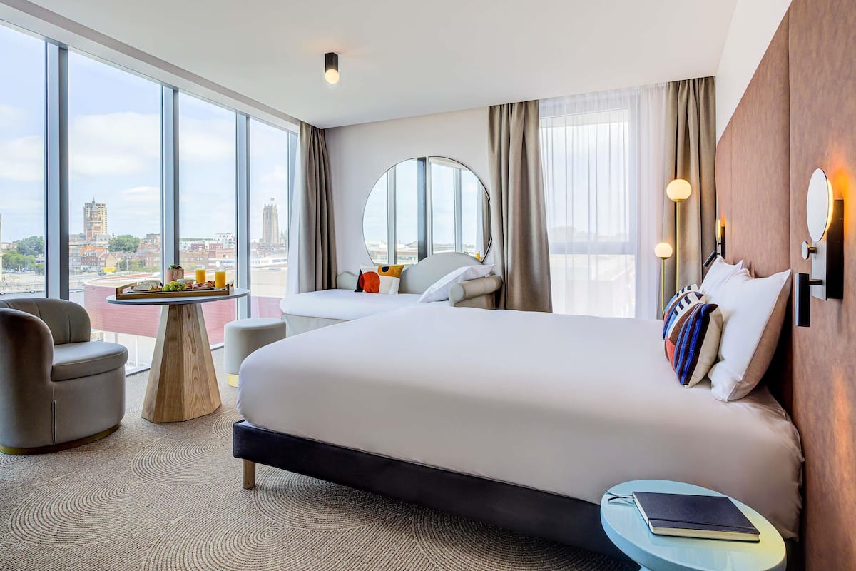 Classic Room, 1 Queen Bed with Sofa bed