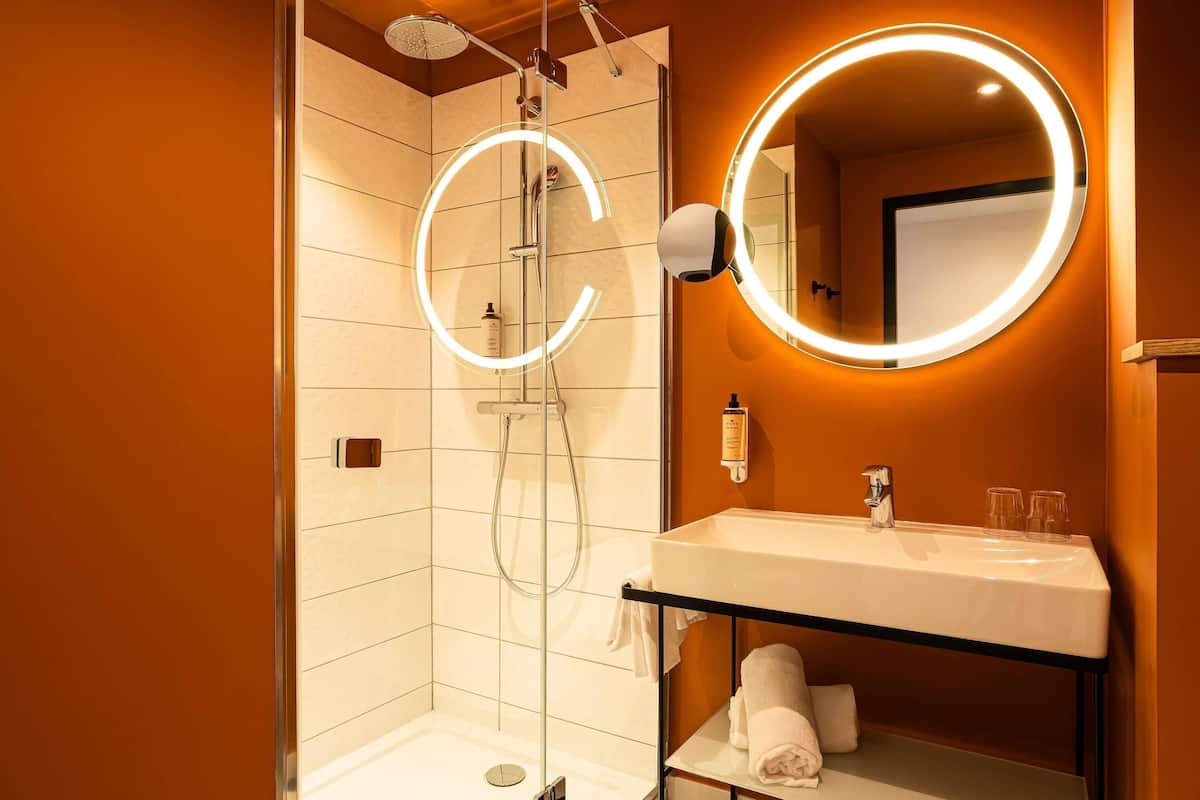 In-room safe, laptop workspace, blackout curtains, soundproofing
