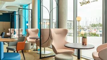 Frokostbuffé hver dag (EUR 20 per person)