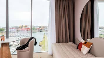 Classic Room, 1 Queen Bed with Sofa bed | In-room safe, laptop workspace, blackout drapes, soundproofing