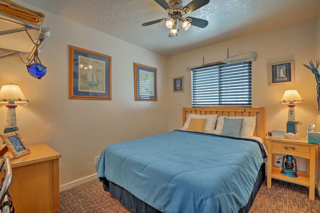 8 Schlafzimmer, Zimmersafe, Schreibtisch, Reisekinderbett