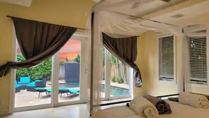 3 bedrooms, iron/ironing board, free WiFi, bed sheets - Luxury 3BR Fort Lauderdale Home · Heated Saltwater Pool · Near Las Olas (Fort Lauderdale)