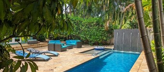 Private Oasis-Heated Salt Water Pool-Chef's Kitchen-7 min, to Las Olas & Beaches