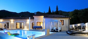 Awesome home in Starigrad Paklenica