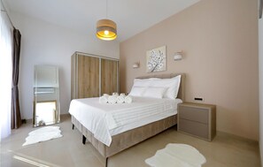 4 Schlafzimmer, Zimmersafe, Bügeleisen/Bügelbrett, Reisekinderbett