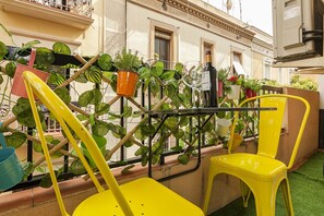 Balcony - Lovely 3 Bedrooms Apartment in Gracia/barcelona (Barcelona)