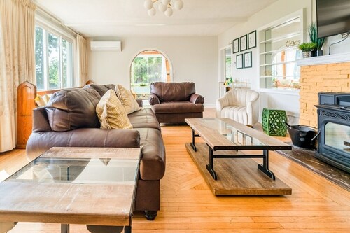 The Jeweler's Villa Hot Tub, Privacy, ValleyView