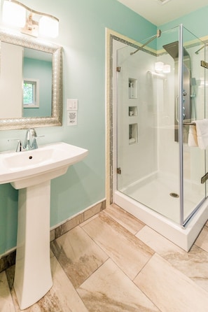Bathtub, hair dryer, towels
