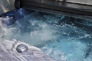 Bañera de hidromasaje exterior