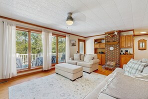 TV - Secluded waterfront home with private dock, outdoor dining, firepit, WiFi & W/D (Orland)