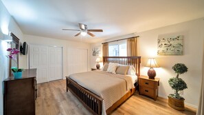 2 bedrooms, desk, iron/ironing board, free WiFi