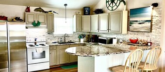 Surfside Beach Home  6 beds. Sleeps  8 to 10